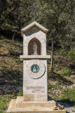 Ermitage de Saint-Gens.<br> Oratoire de St Benoit Labre,  pèlerin mendiant français qui parcourut les routes d'Europe. Surnommé le « Vagabond de Dieu », il est considéré comme un mystique. Canonisé en 1881, il est liturgiquement commémoré le 16 avril.