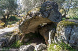 Jour 2. Filitosa <br> Abri sous roche. Première occupation du site (Néolithique ancien). <br> Quelques siècles plus tard, vers 1000 avant notre ère, le site de Filitosa fut abandonné par les derniers 