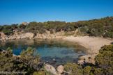 <center>Jour 3 : vers le phare de Senetosa</center> Plage de Cala Longa.