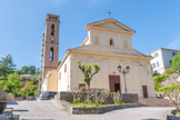 <center>Jour 4. Église paroissiale Sainte-Marie.</center>L'église est en moellons de granite, et crépie sur la façade antérieure. Trois pilastres de part et d'autre de la porte principale, autour de laquelle se trouvent deux portes à droite, et deux portes à gauche. Fronton triangulaire sur une élévation où se trouve la vierge dans une niche. Le clocher est en pierres de taille, et a un toit à 4 pans. Il comporte une arcade sur chaque façade surmontée d'un arc appareillé de pierres en claveaux.