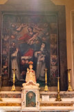 <center>Jour 4. Église paroissiale Sainte-Marie.</center>Tableau retable (d'une école locale du 18e siècle) où Marie et l'Enfant Jésus font Remise du Rosaire à St Dominique et à Ste Catherine, entourés des 15 tableautins des mystères joyeux, douloureux et glorieux médités lors de la récitation des chapelets.