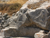 <center>Santorin</center>Balade du 07/07/2006. Ancienne Thira. Bas rerlief du temple de Téménos Artémidoros, amiral de la flotte de Ptolémée, avec ses armes, un lion et un aigle.