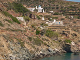 <center>Sifnos.</center>16/06/2008. Panagia Poulati et la petite église de Christós.