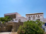 <center>Tinos.</center>26/06/2008. Tarampados. Maisons traditionnelles décorées comme des pigeonniers