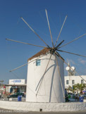 <center>Départ de Paros.</center>15/06/2008. Moulin à vent à Parikia
