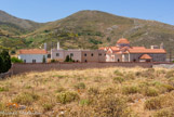 <center>Paros.</center>12/06/2008. Le monastère de la Panagía Thapsanoón. Il ne date que de l' année 1939, c' est un couvent pour nonnes.