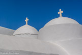 <center>Sifnos.</center>21/06/2008. La petite église pittoresque sur la plage de Vathý.