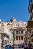 <center>Syros</center>23/06/2008. Ermoupolis. Au sommet de la colline s'élève l’église de la Résurrection.