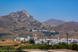 <center>Tinos.</center>26/06/2008. Xobourgo. Au premier plan, le village de Karya.