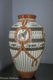 <center></center><center>Chambre à alcôve.</center> La Provence. Vase Rapin. Porcelaine.