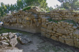 Saint Blaise. <br> Parement intérieur du rempart grec, IIe av J.C. avec en dessous, le 