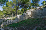 Saint Blaise. <br> Poterne et tour ouest des fortifications grecque et paléochrétienne.